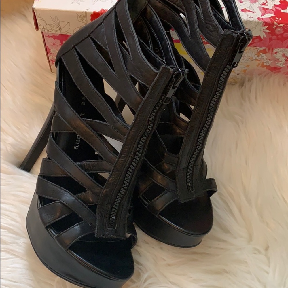 Chinese laundry heel size 9 in new condition